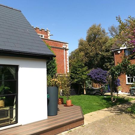 Hastings Casita, 'Little House' Self Contained Garden Lodge, Close To Town And Seafront ภายนอก รูปภาพ